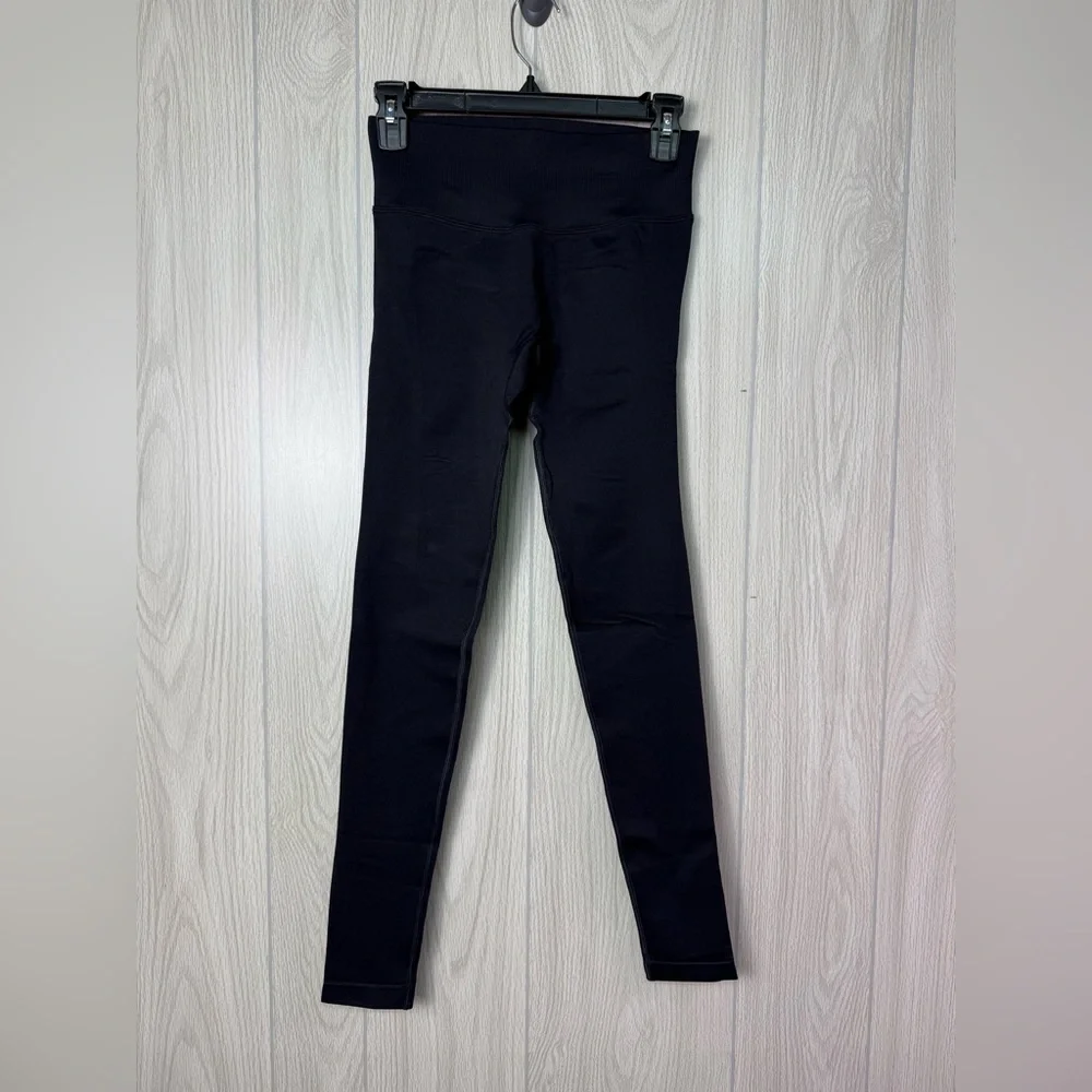 Sculpting Seamless Black Women's Leggings - Picture 2 of 11